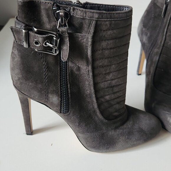 VINCE CAMUTO | Brea Dark Grey Suede High Heel Ankle Boots sz 8.5M - Picture 3 of 5